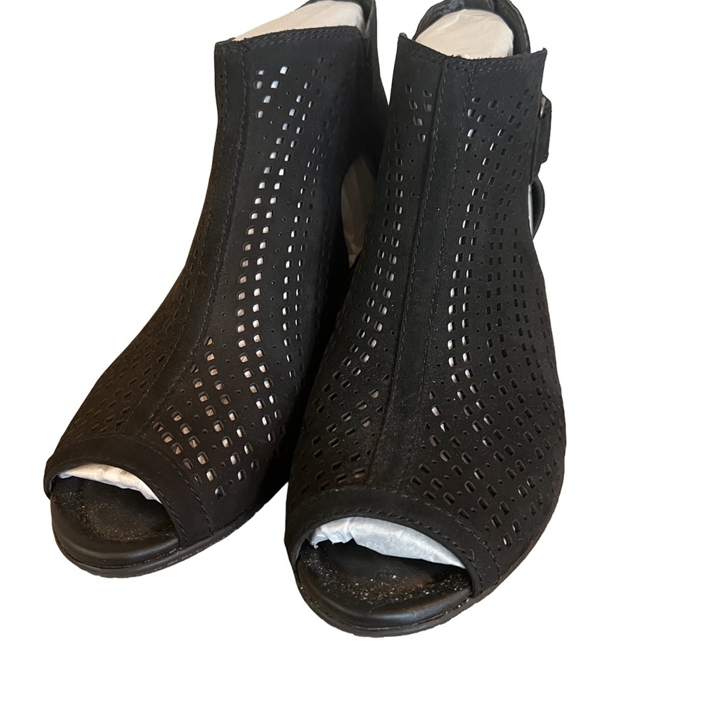 Earth Black Cutout Peep-Toe Ankle Boots